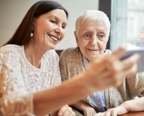 Pflegeherz24_24_stunden_Pflege-zuhause Pflegeherz24 vermittelt deutschsprachige Pflegekräfte aus Polen und Osteuropa für die 24-Stunden-Pflege zuhause